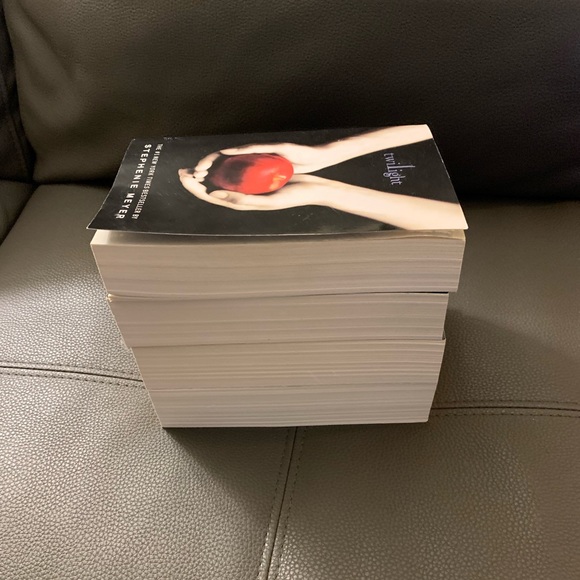 Twilight Saga | Stephenie Meyer - Picture 2 of 9